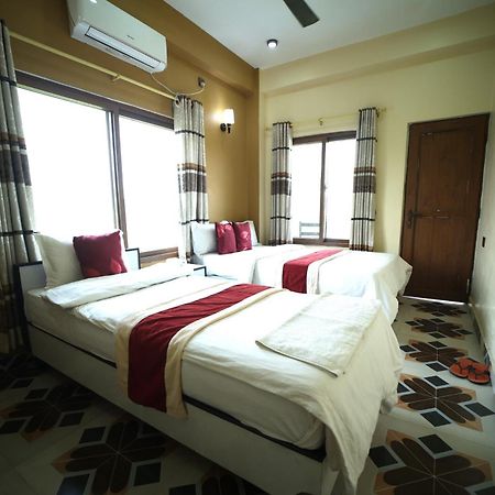 Hotel Flycatcher Chitwan- A Jungle Safari Home Sauraha Eksteriør bilde